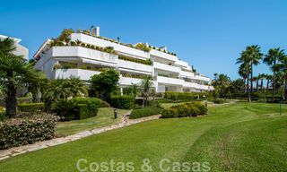 Penthouse for sale in exclusive complex with permanent security, frontline golf in the heart of Nueva Andalucia 45267 