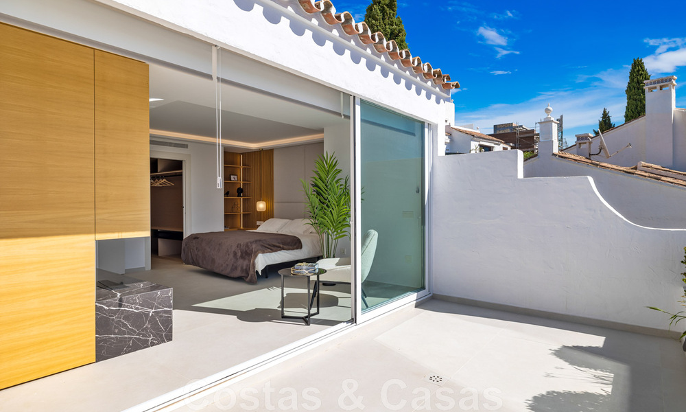 Spacious, fully refurbished luxury penthouse for sale with sea views in Benahavis - Marbella 45280