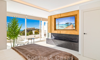 Spacious, fully refurbished luxury penthouse for sale with sea views in Benahavis - Marbella 45293 