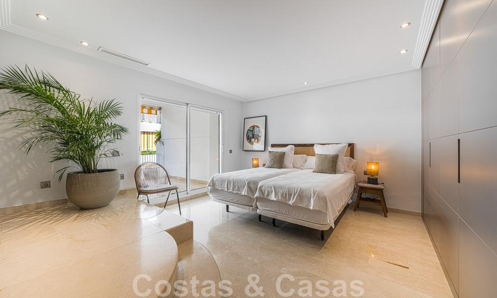 Spacious apartment for sale, fully refurbished in modern style, located in a desirable area on Marbella's Golden Mile 46429