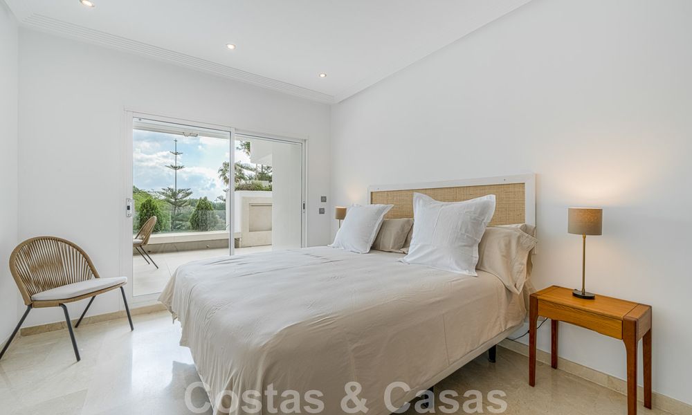 Spacious apartment for sale, fully refurbished in modern style, located in a desirable area on Marbella's Golden Mile 46433