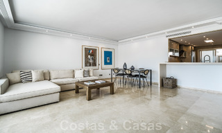 Spacious apartment for sale, fully refurbished in modern style, located in a desirable area on Marbella's Golden Mile 46434 