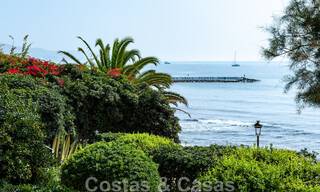 Frontline beach apartments for sale in Puente Romano, with sea views, on the Golden Mile in Marbella 45671 