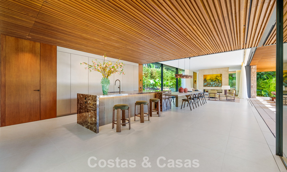 Avant-garde designer villa for sale with numerous luxury amenities in Nueva Andalucia, Marbella 786081