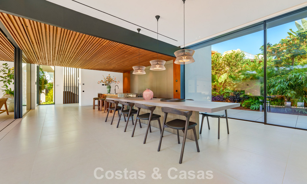 Avant-garde designer villa for sale with numerous luxury amenities in Nueva Andalucia, Marbella 786082