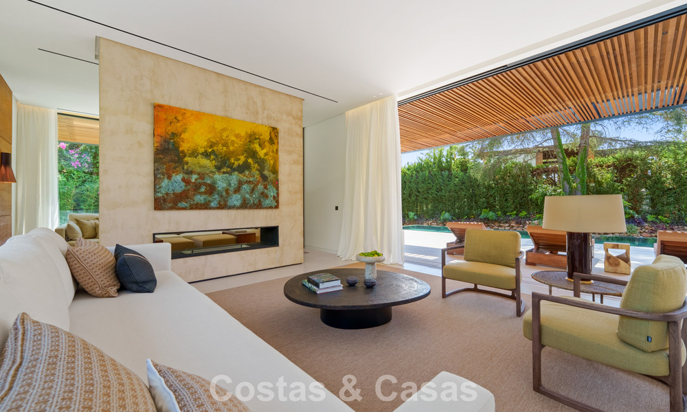 Avant-garde designer villa for sale with numerous luxury amenities in Nueva Andalucia, Marbella 786085