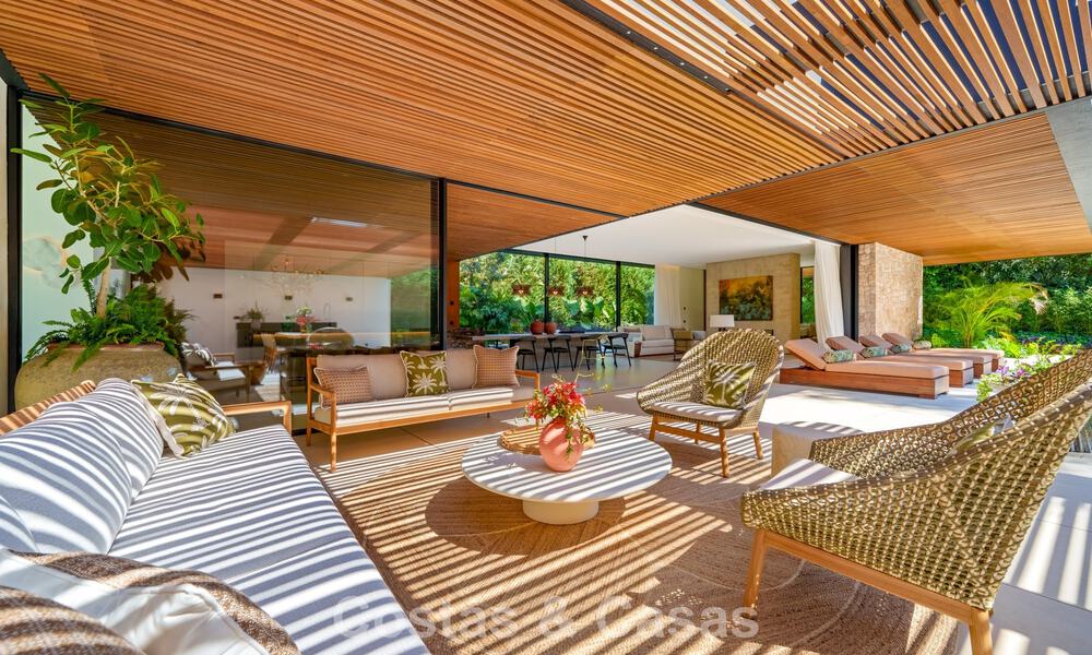 Avant-garde designer villa for sale with numerous luxury amenities in Nueva Andalucia, Marbella 786089