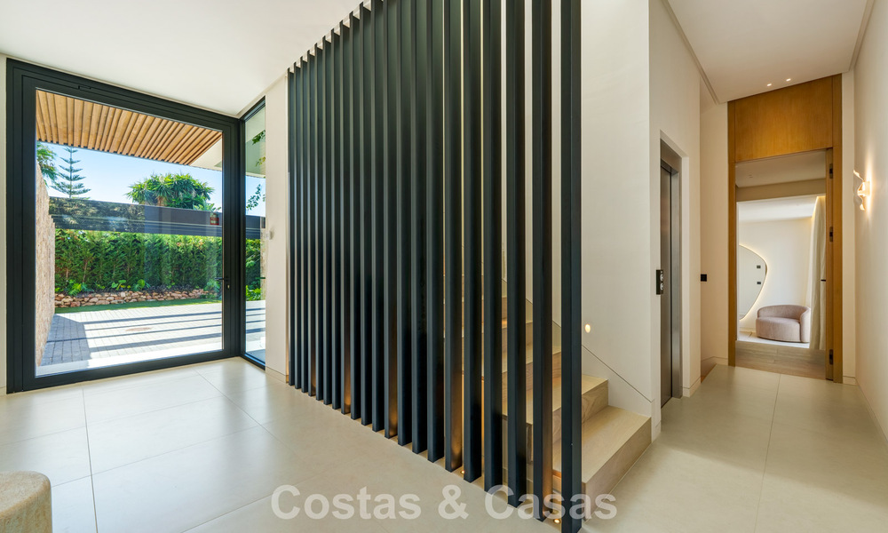 Avant-garde designer villa for sale with numerous luxury amenities in Nueva Andalucia, Marbella 786094