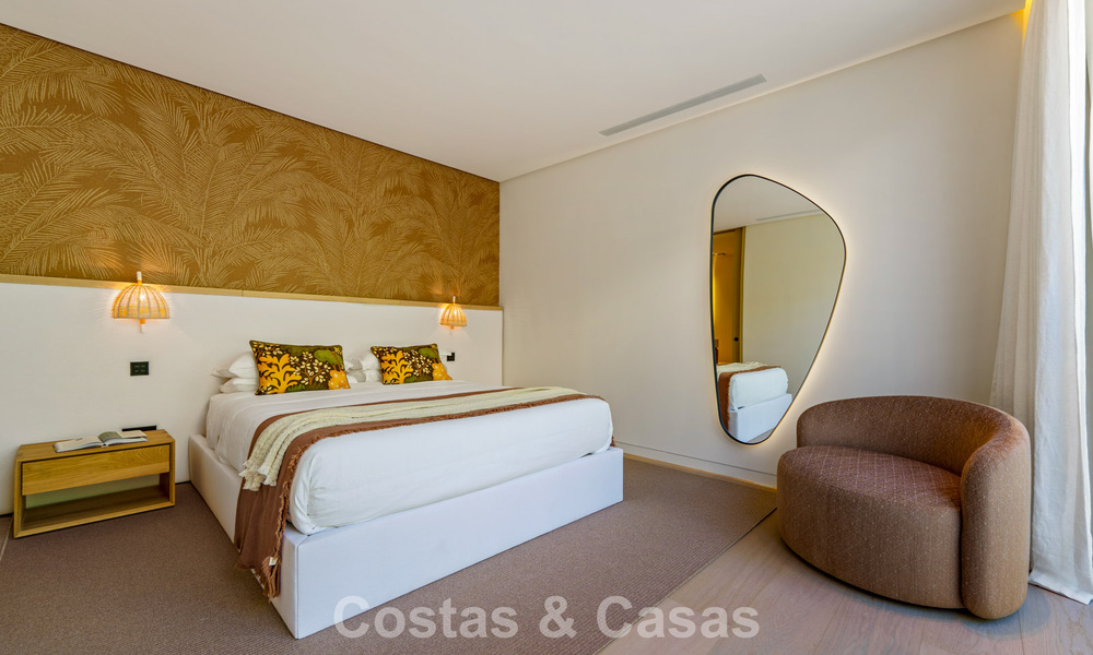 Avant-garde designer villa for sale with numerous luxury amenities in Nueva Andalucia, Marbella 786096