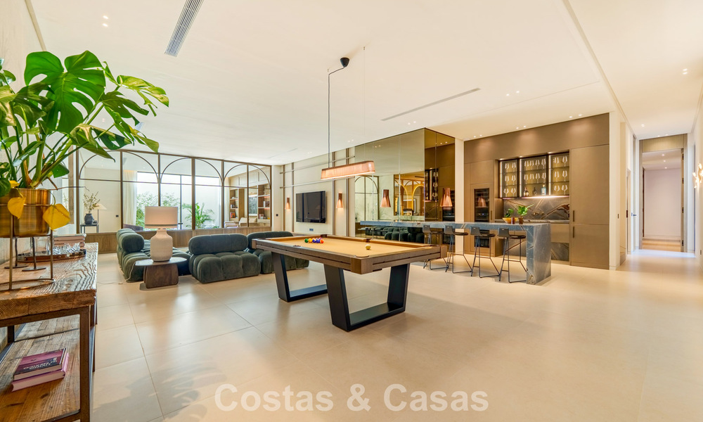Avant-garde designer villa for sale with numerous luxury amenities in Nueva Andalucia, Marbella 786100