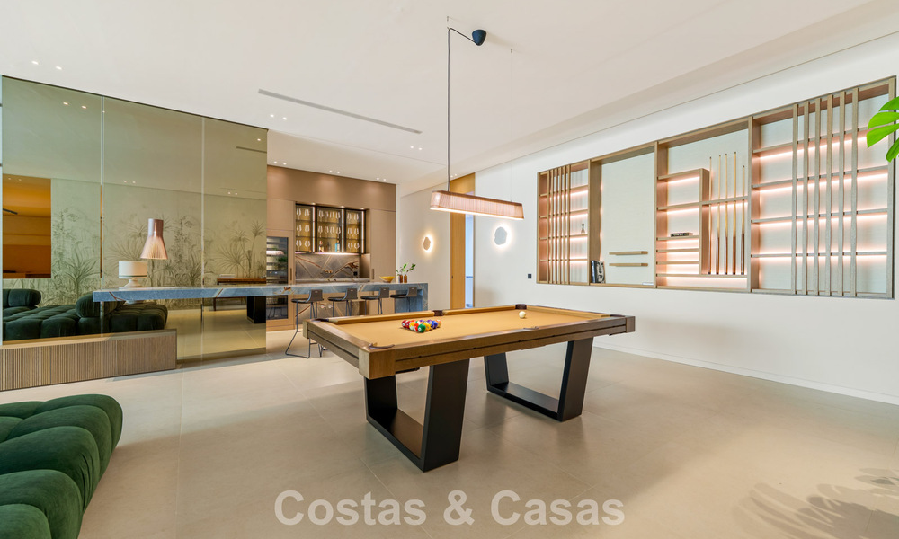 Avant-garde designer villa for sale with numerous luxury amenities in Nueva Andalucia, Marbella 786101