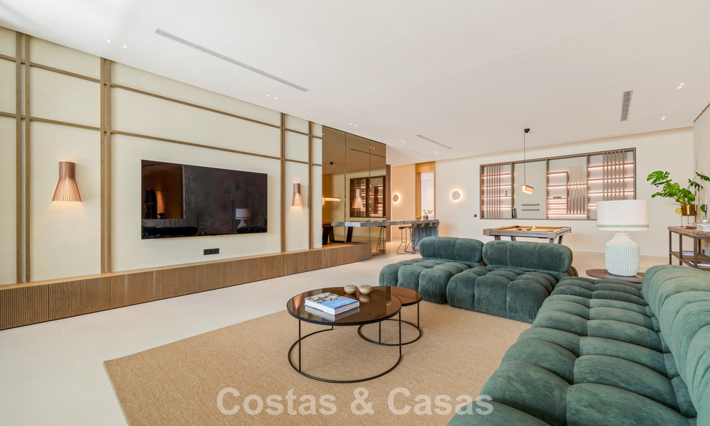 Avant-garde designer villa for sale with numerous luxury amenities in Nueva Andalucia, Marbella 786102