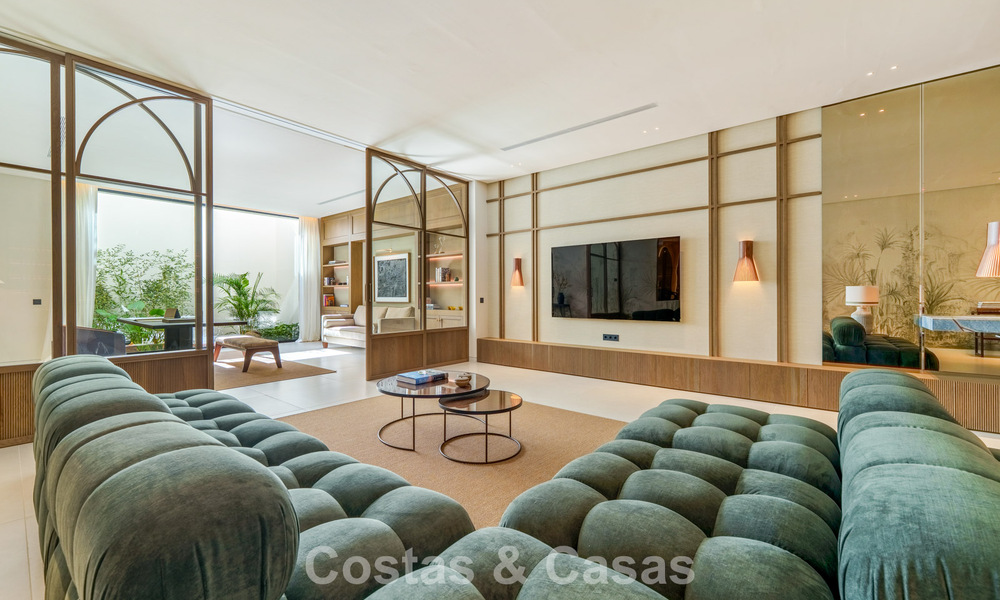 Avant-garde designer villa for sale with numerous luxury amenities in Nueva Andalucia, Marbella 786103