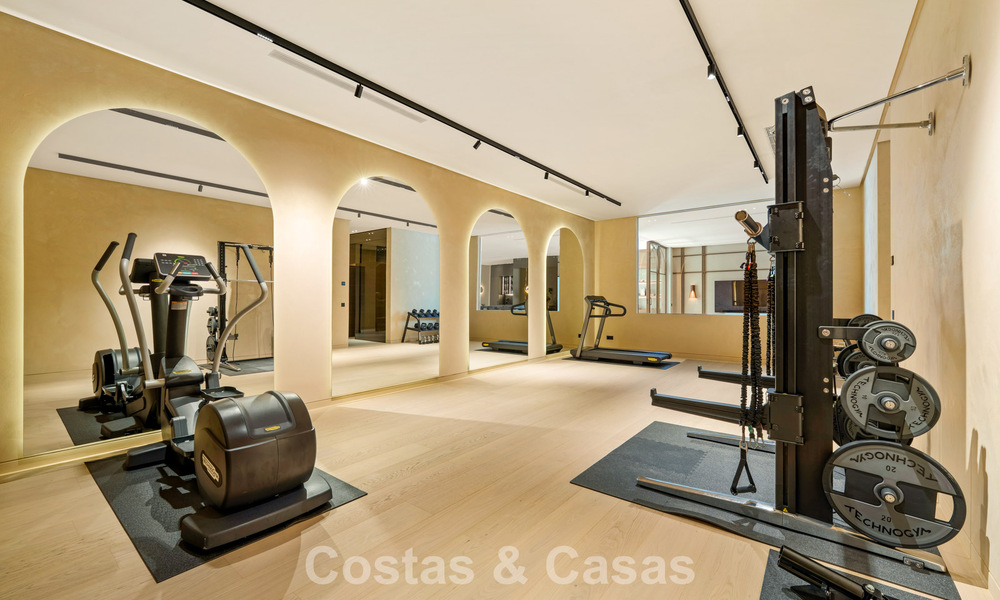 Avant-garde designer villa for sale with numerous luxury amenities in Nueva Andalucia, Marbella 786108