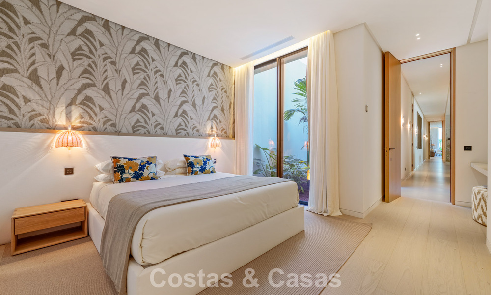 Avant-garde designer villa for sale with numerous luxury amenities in Nueva Andalucia, Marbella 786112