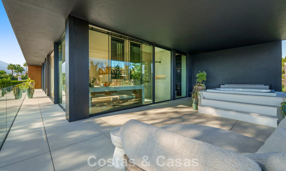 Avant-garde designer villa for sale with numerous luxury amenities in Nueva Andalucia, Marbella 786127