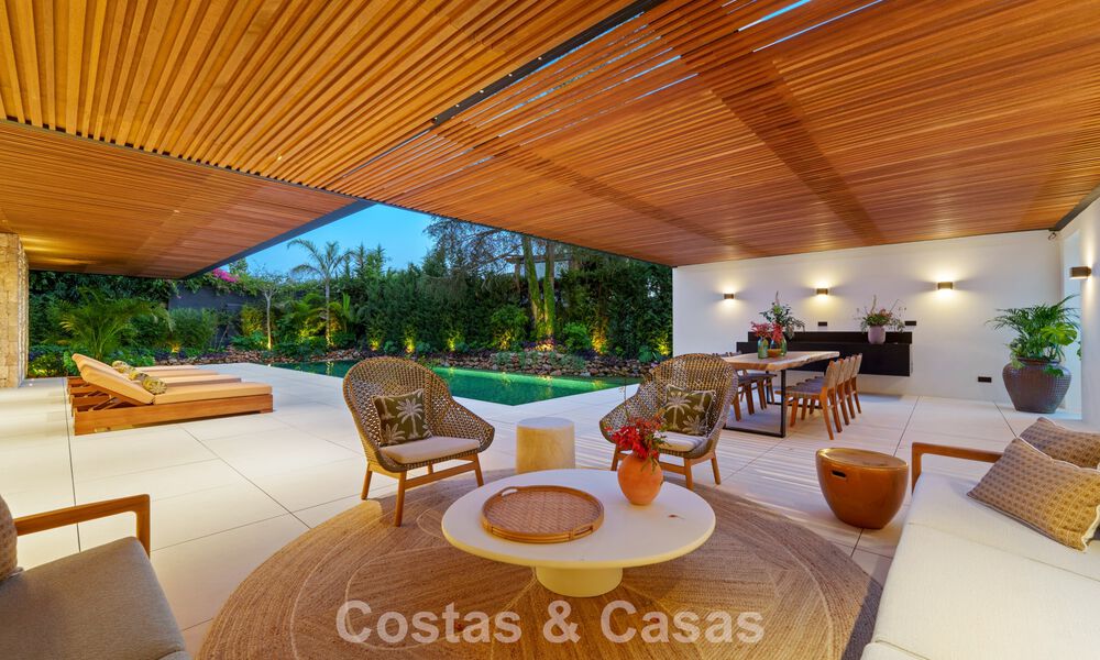 Avant-garde designer villa for sale with numerous luxury amenities in Nueva Andalucia, Marbella 786128