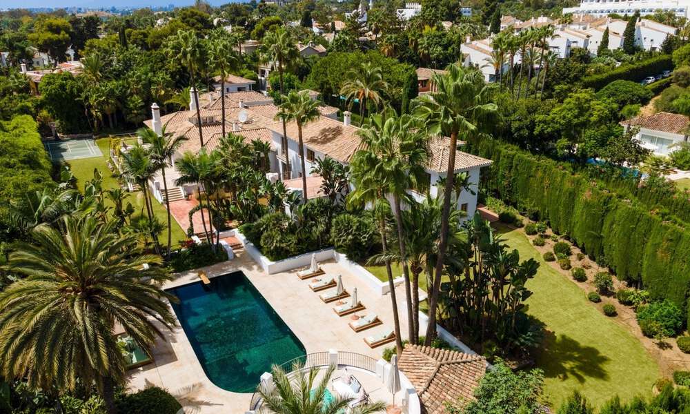 Boutique style villa for sale, a stone's throw from the beach on Marbella's coveted Golden Mile 45742