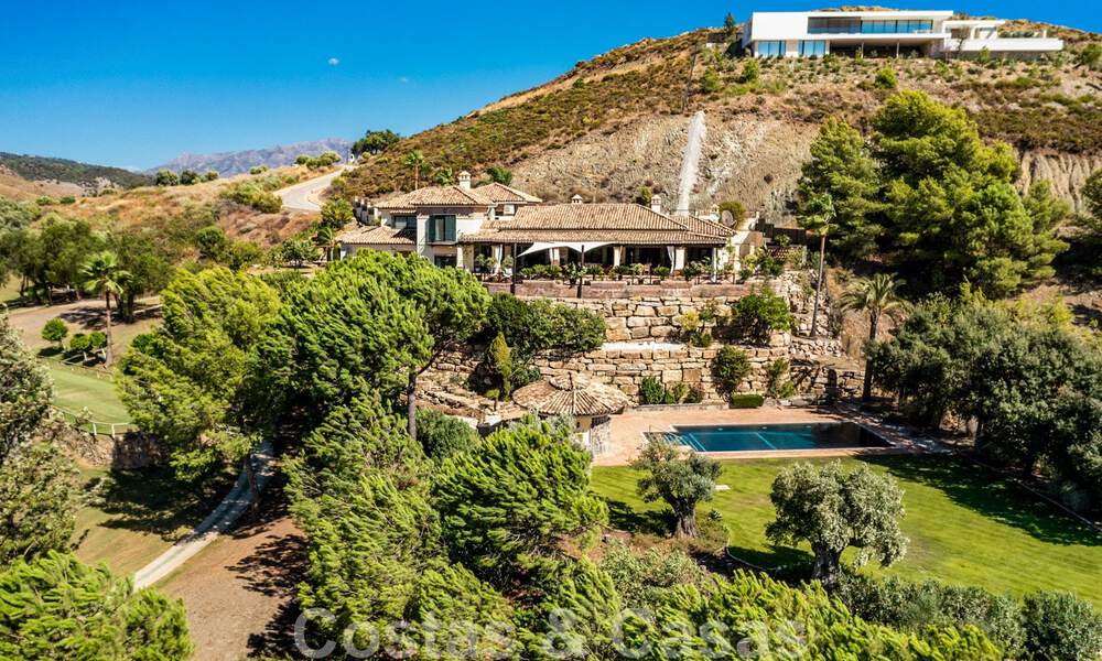 Formidable, Mediterranean family villa for sale with panoramic views in high-end golf resort in Benahavis - Marbella 45800