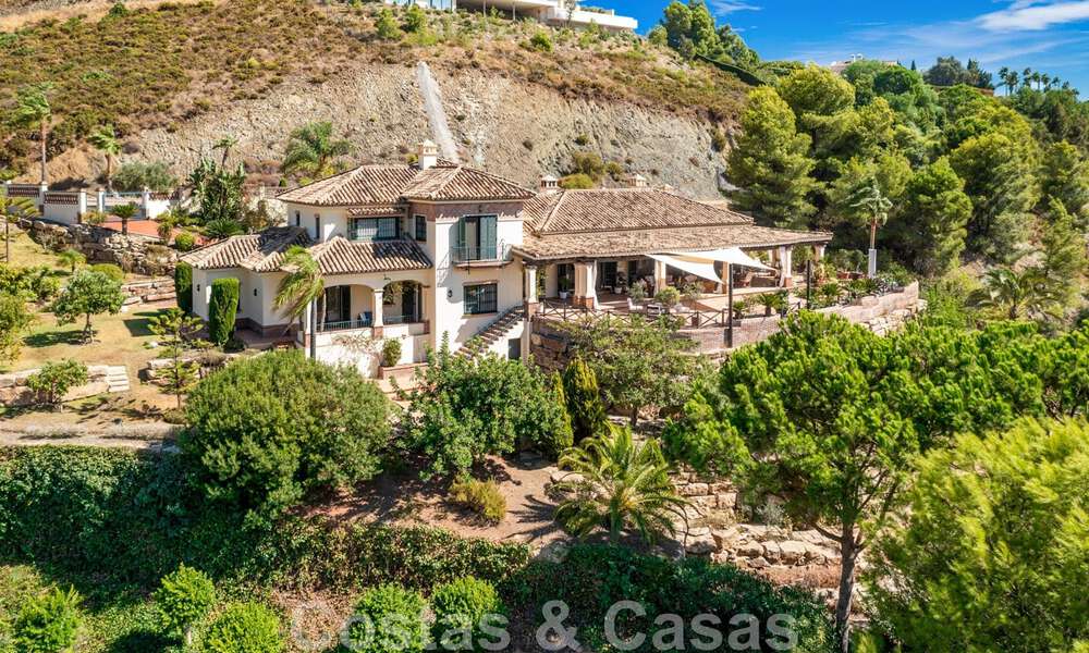 Formidable, Mediterranean family villa for sale with panoramic views in high-end golf resort in Benahavis - Marbella 45802
