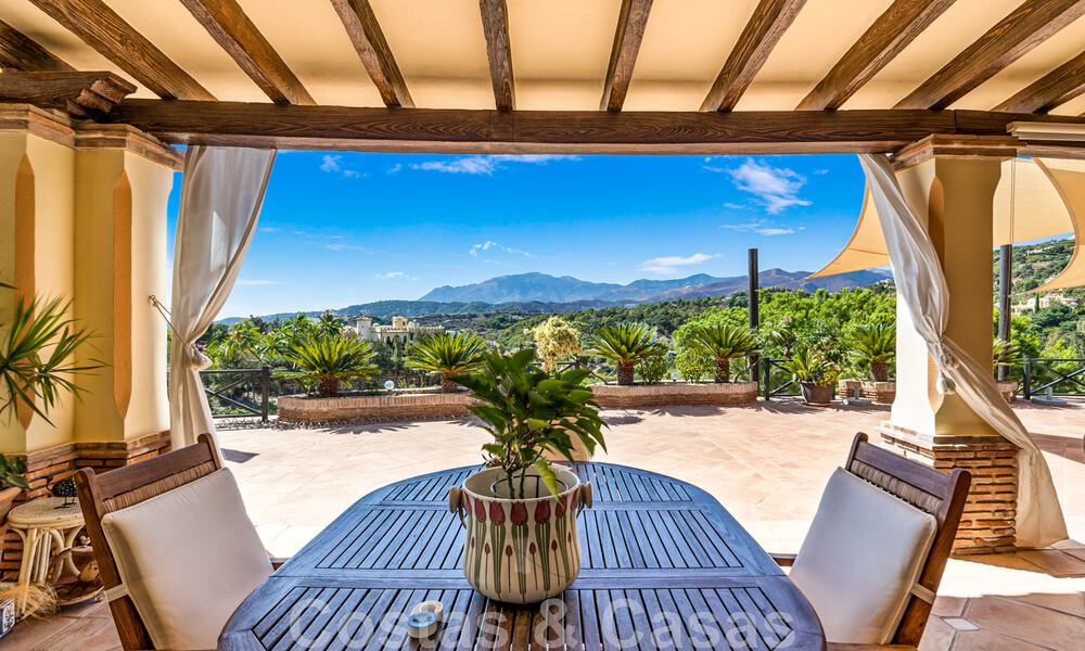 Formidable, Mediterranean family villa for sale with panoramic views in high-end golf resort in Benahavis - Marbella 45807