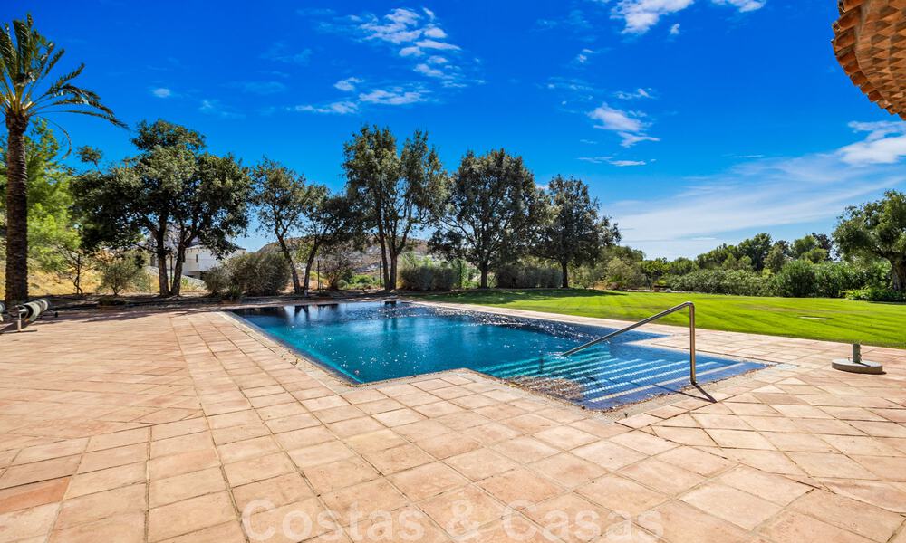 Formidable, Mediterranean family villa for sale with panoramic views in high-end golf resort in Benahavis - Marbella 45814