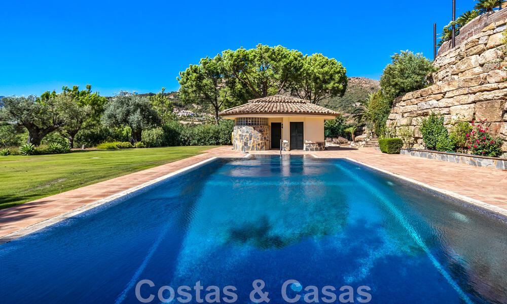 Formidable, Mediterranean family villa for sale with panoramic views in high-end golf resort in Benahavis - Marbella 45817