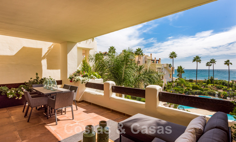 Move-in ready, recently refurbished apartment for sale, in a beach complex, with sea views on the New Golden Mile, Estepona 46744