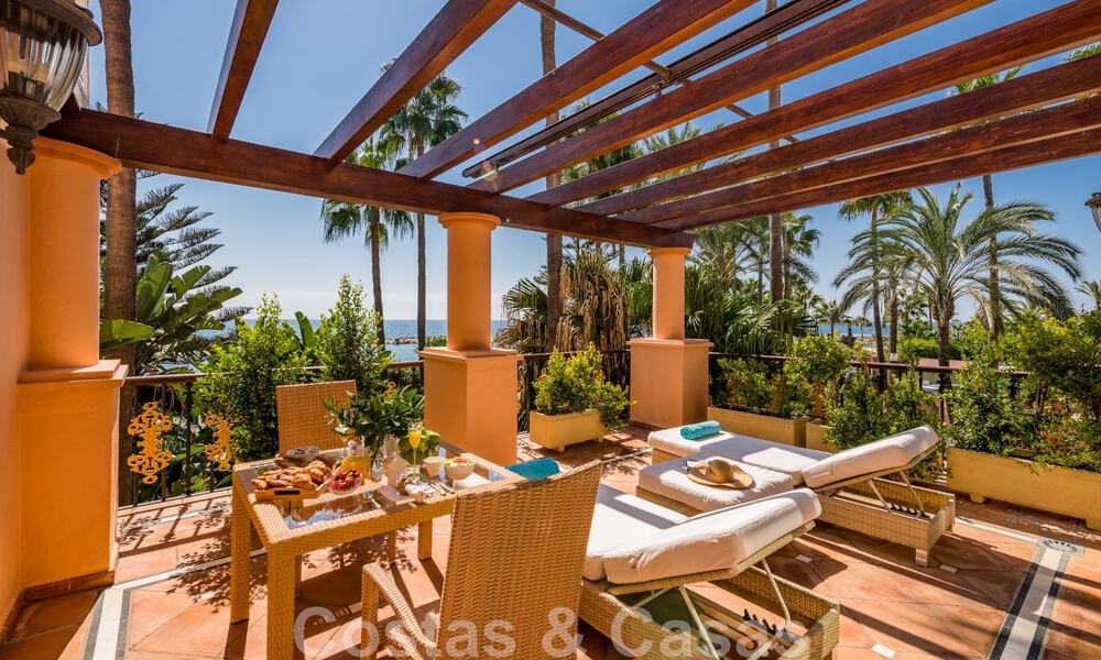 Spacious duplex, double, ground floor apartment in a frontline beach complex within walking distance to Puerto Banus, Marbella 46778