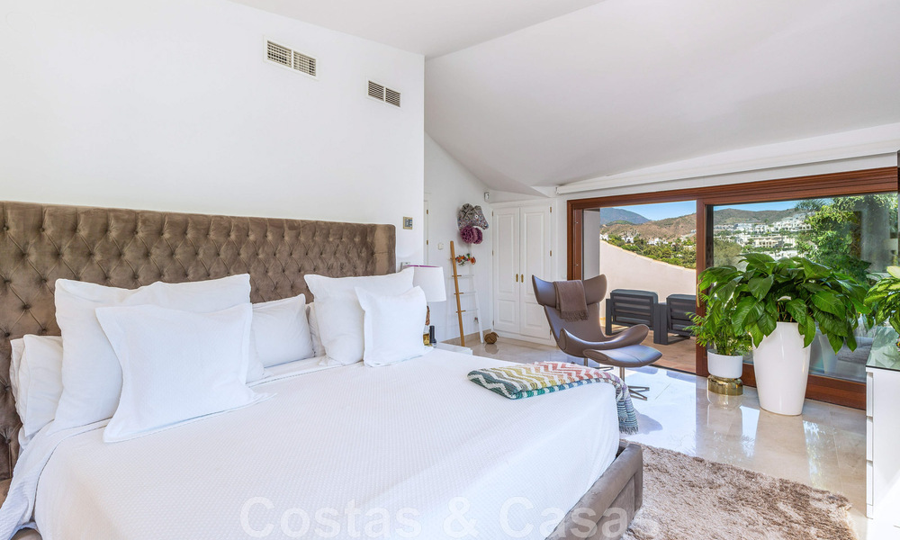Unique, Mediterranean luxury villa for sale with golf course views in coveted residential area in La Quinta, Benahavis - Marbella 48467