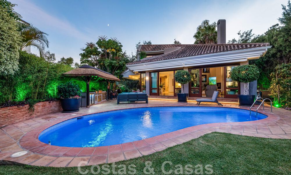 Unique, Mediterranean luxury villa for sale with golf course views in coveted residential area in La Quinta, Benahavis - Marbella 48495
