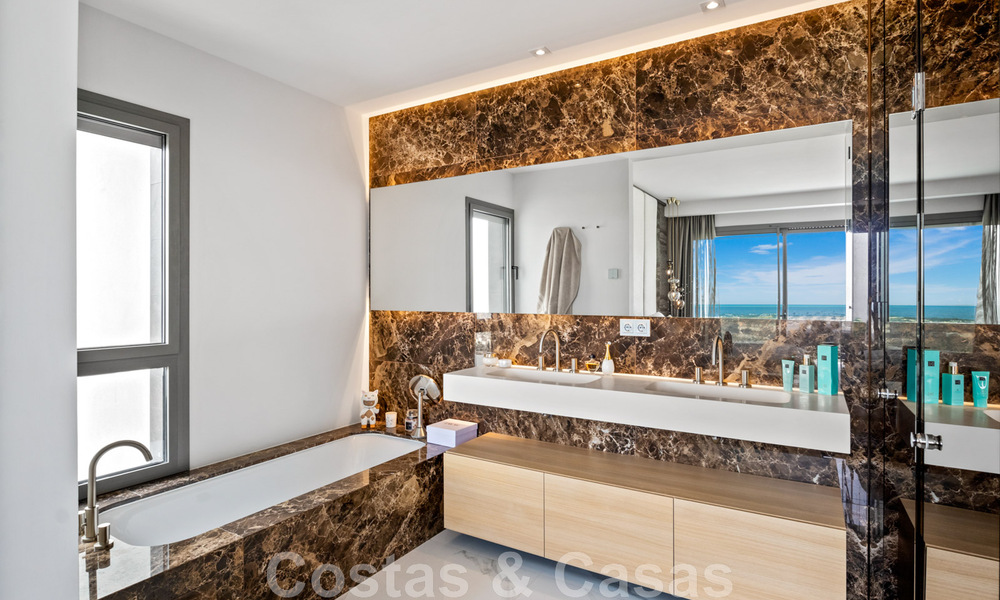 Move-in ready, contemporary 3-bedroom apartment for sale with sweeping sea views in the hills of Benahavis - Marbella 46124
