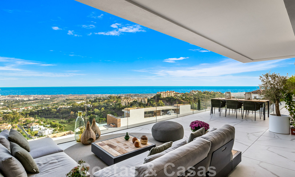 Move-in ready, contemporary 3-bedroom apartment for sale with sweeping sea views in the hills of Benahavis - Marbella 46137