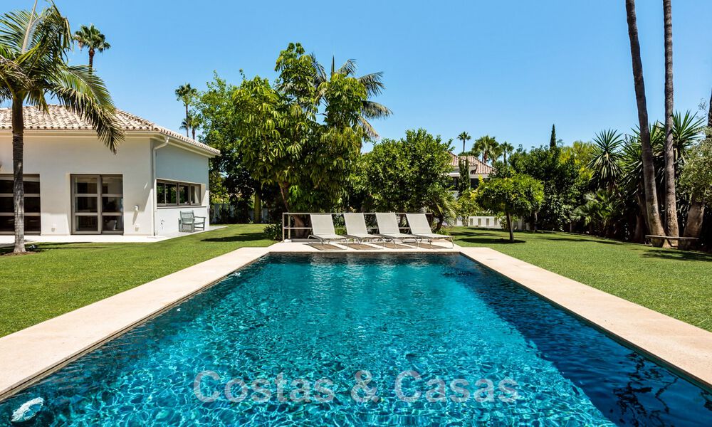Traditional, Spanish luxury villa for sale, on second-line golf in prestigious residential area in Nueva Andalucia, Marbella 46502
