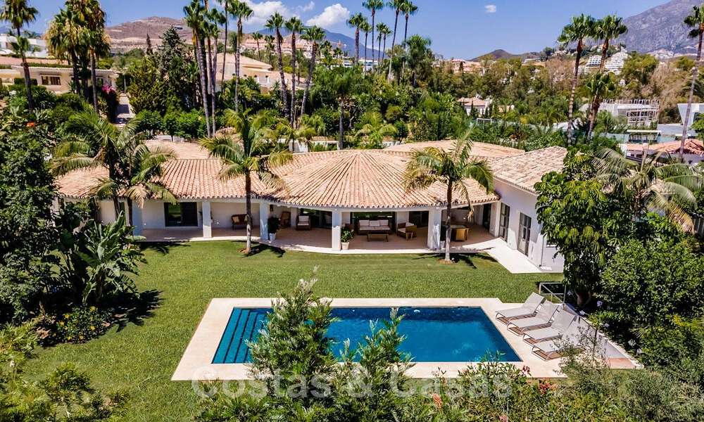 Traditional, Spanish luxury villa for sale, on second-line golf in prestigious residential area in Nueva Andalucia, Marbella 46506