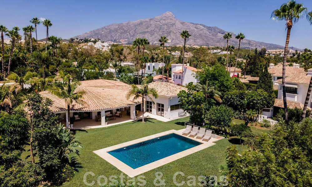 Traditional, Spanish luxury villa for sale, on second-line golf in prestigious residential area in Nueva Andalucia, Marbella 46507