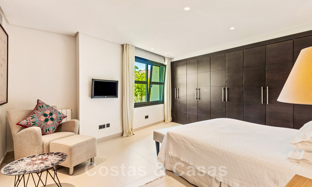 Traditional, Spanish luxury villa for sale, on second-line golf in prestigious residential area in Nueva Andalucia, Marbella 46514