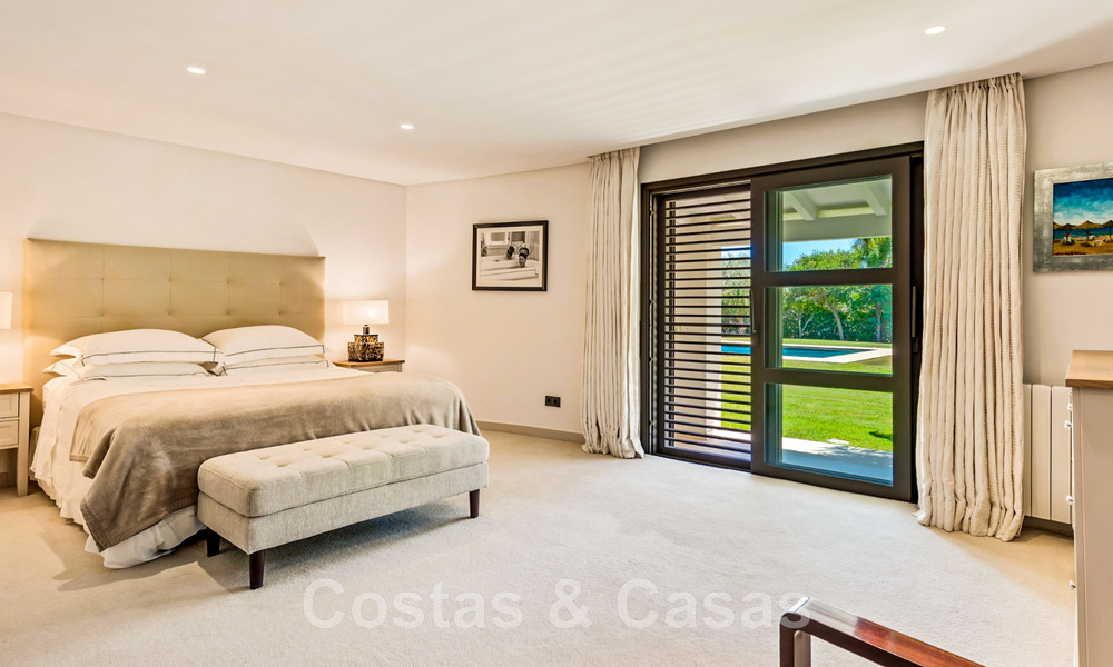 Traditional, Spanish luxury villa for sale, on second-line golf in prestigious residential area in Nueva Andalucia, Marbella 46518