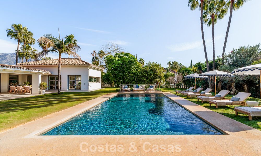 Traditional, Spanish luxury villa for sale, on second-line golf in prestigious residential area in Nueva Andalucia, Marbella 775934