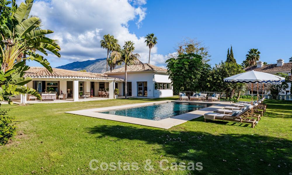 Traditional, Spanish luxury villa for sale, on second-line golf in prestigious residential area in Nueva Andalucia, Marbella 775935