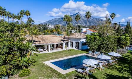 Traditional, Spanish luxury villa for sale, on second-line golf in prestigious residential area in Nueva Andalucia, Marbella 775955