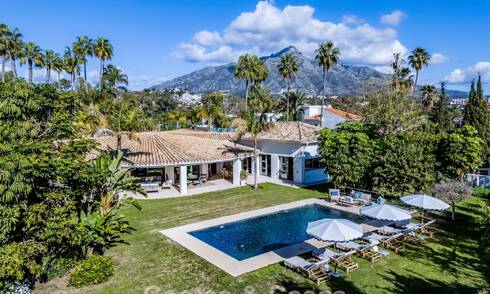 Traditional, Spanish luxury villa for sale, on second-line golf in prestigious residential area in Nueva Andalucia, Marbella 775955