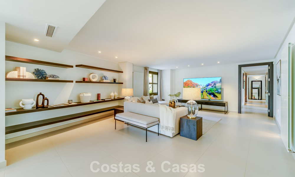 Traditional, Spanish luxury villa for sale, on second-line golf in prestigious residential area in Nueva Andalucia, Marbella 775958