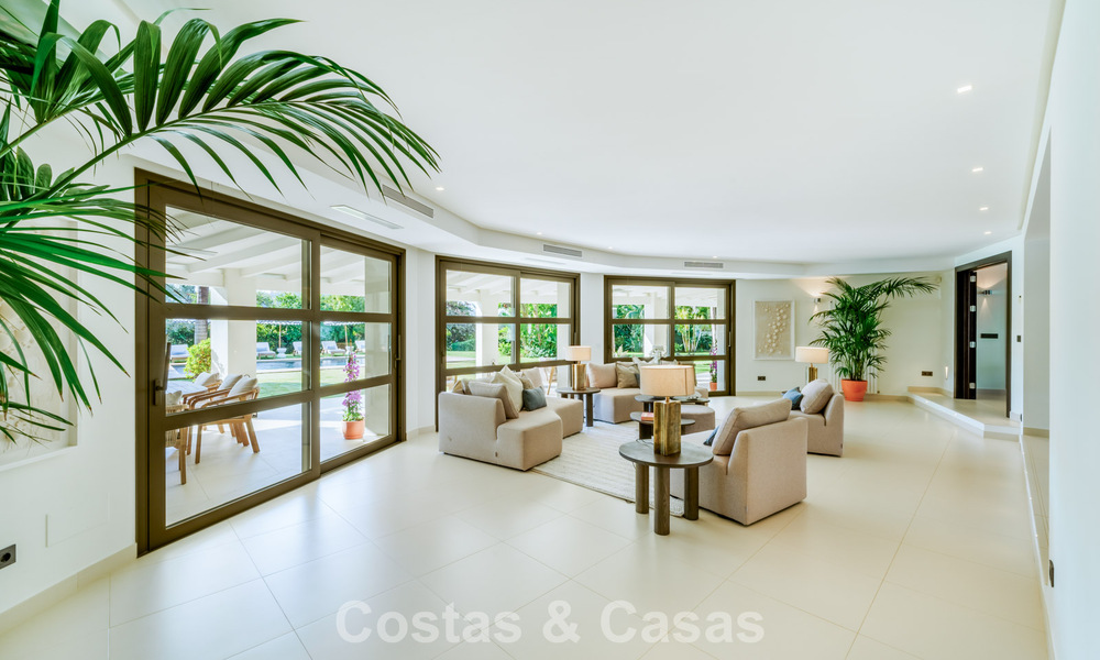 Traditional, Spanish luxury villa for sale, on second-line golf in prestigious residential area in Nueva Andalucia, Marbella 775960