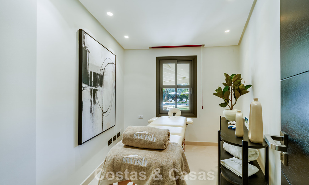 Traditional, Spanish luxury villa for sale, on second-line golf in prestigious residential area in Nueva Andalucia, Marbella 775967