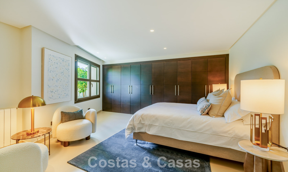 Traditional, Spanish luxury villa for sale, on second-line golf in prestigious residential area in Nueva Andalucia, Marbella 775971