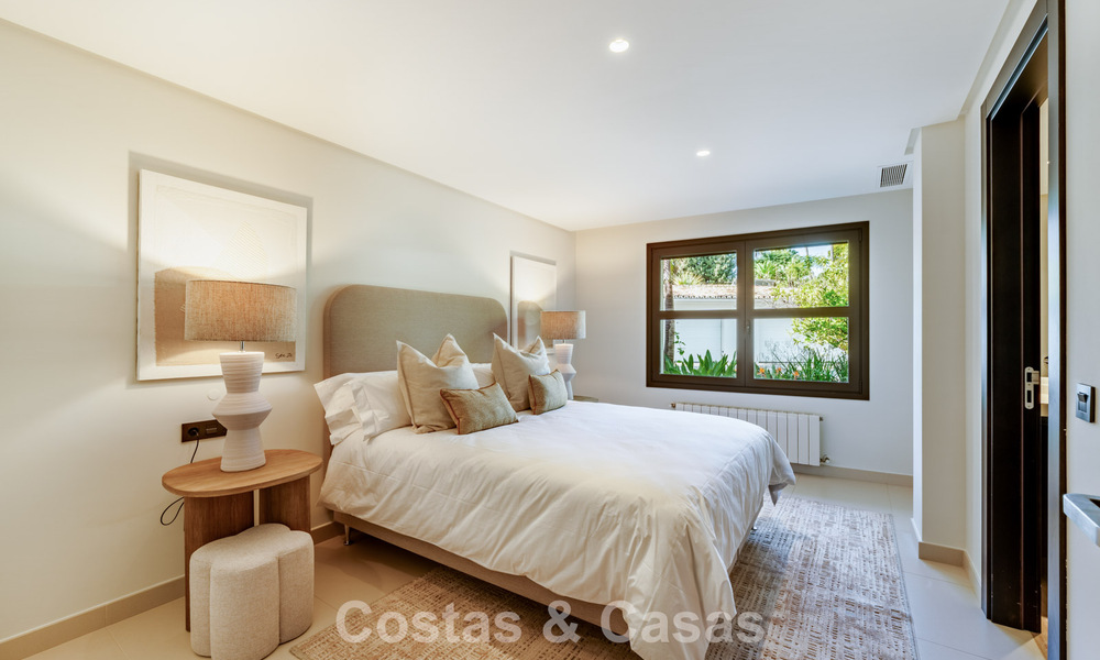 Traditional, Spanish luxury villa for sale, on second-line golf in prestigious residential area in Nueva Andalucia, Marbella 775973