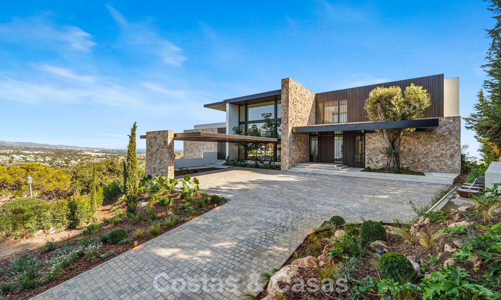 Majestic, contemporary new villa for sale with sublime sea views in the hills of La Quinta in Benahavis - Marbella 786708