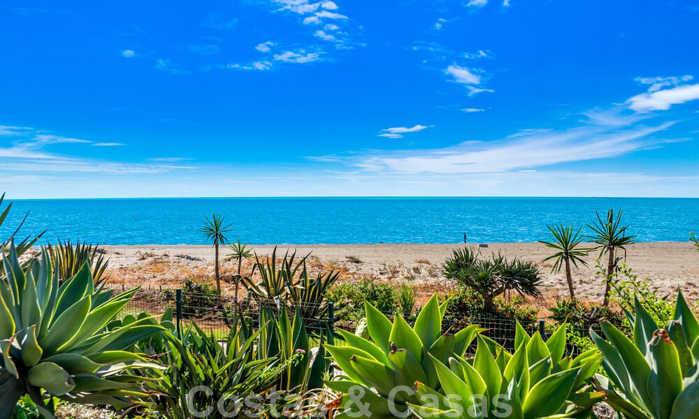 Spacious, renovated apartment for sale in a beach complex with panoramic sea views, on the New Golden Mile between Marbella and Estepona 46532