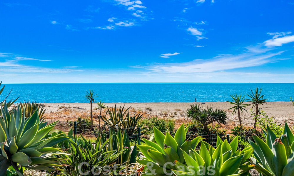 Spacious, renovated apartment for sale in a beach complex with panoramic sea views, on the New Golden Mile between Marbella and Estepona 46532